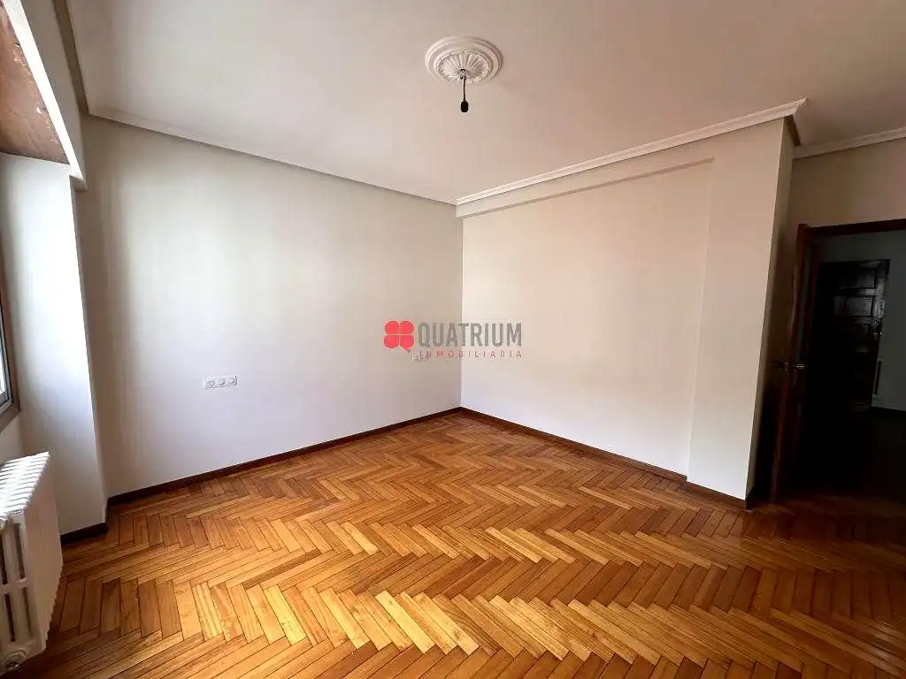 Bedroom of Flat for sale in Ourense Capital   with Heating, Terrace and Storage room
