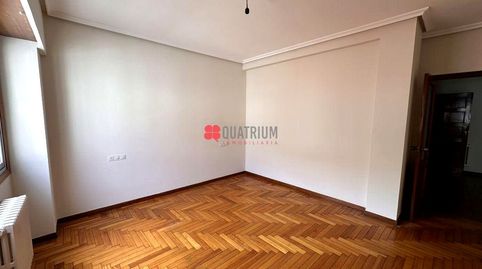 Foto 4 de Piso en venta en Doutor Fleming, Centro, Ourense Capital