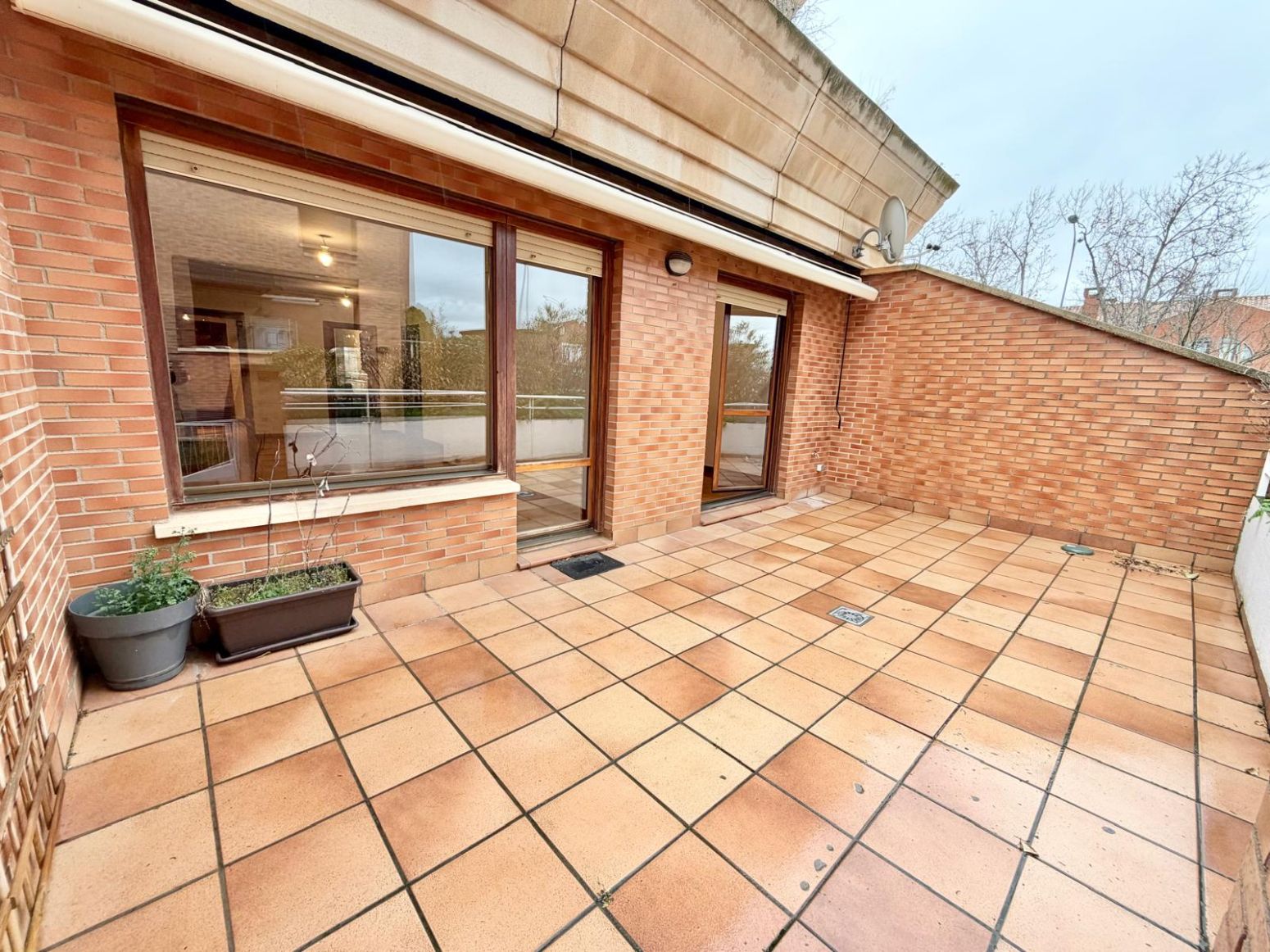 Terrassa de Pis de lloguer en  Logroño amb Calefacció, Jardí privat i Parquet