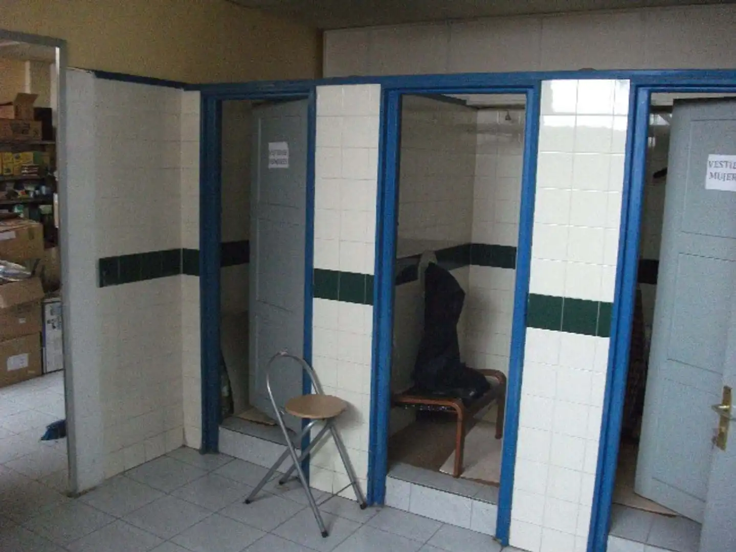 Badezimmer von Fabrikhallen zur Miete in Etxebarri