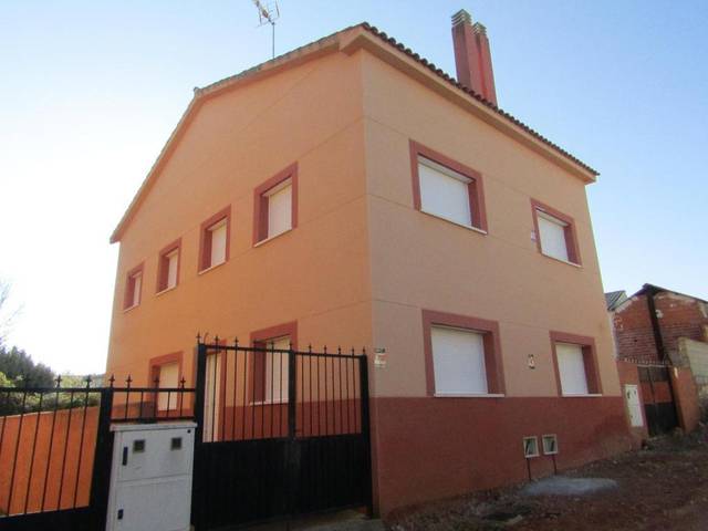 Casa adosada en Venta en c/ de la noria en Belmonte de Tajo