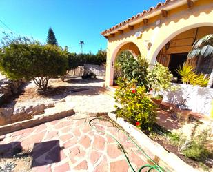 Jardí de Casa o xalet en venda en L'Alfàs del Pi amb Aire condicionat i Terrassa