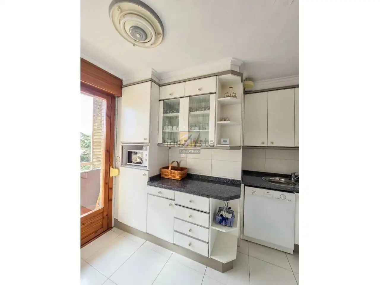 Cocina de Dúplex en venta en Oviedo  con Calefacción, Parquet y Terraza