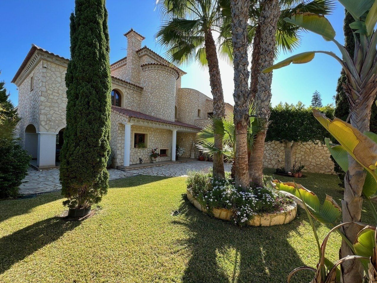 Vista exterior de Casa o xalet en venda en Cuevas del Almanzora amb Terrassa i Piscina