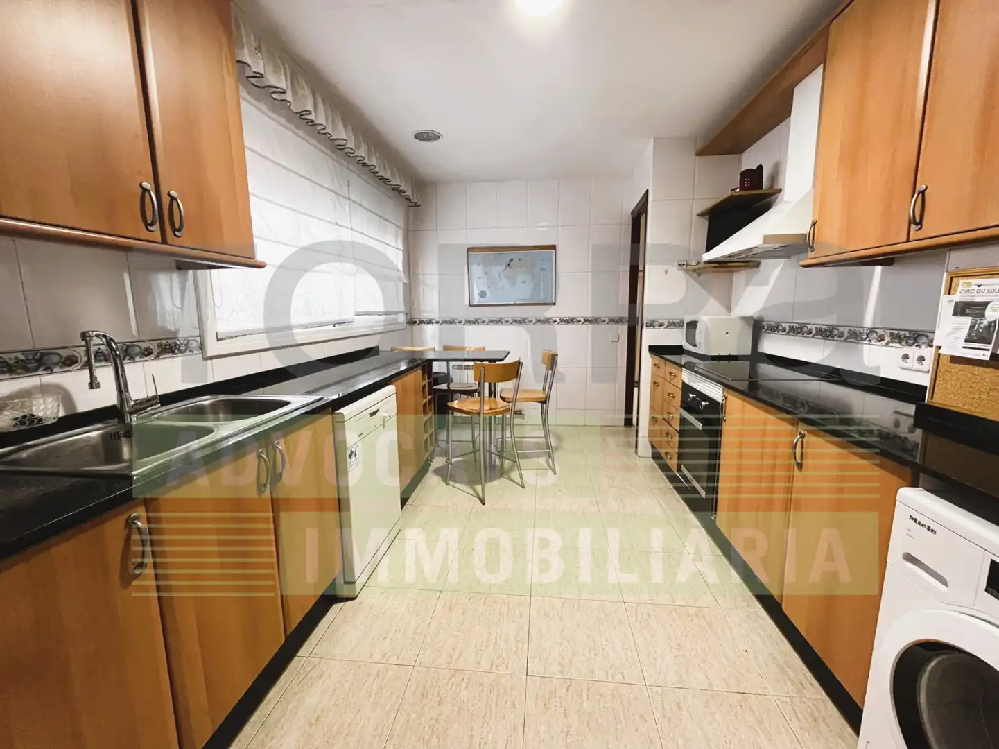Casa pareada con terraza en venta en Carrer de Josep Tarradellas, imagen 5
