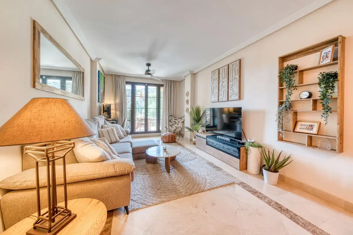 Living room of Apartments for rent in Benahavís  with Air Conditioner, Terrace and Community pool