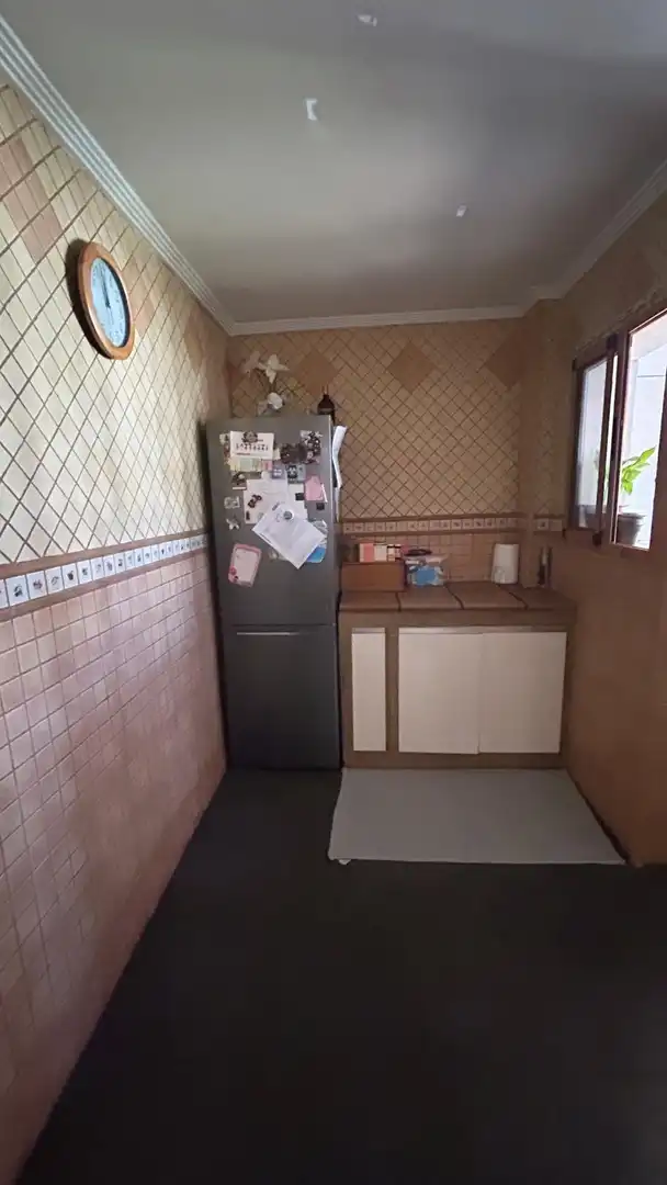 Kitchen of Flat for sale in Algeciras  with Storage room and Jacuzzi