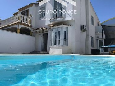 Adossat amb piscina en venda a El Retiro - Parque Atlántico - Ronda este