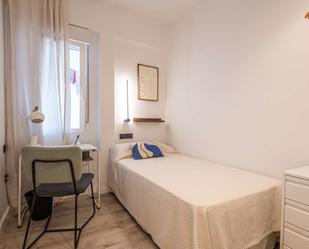 Bedroom of Flat to share in  Valencia Capital  with Air Conditioner and Terrace