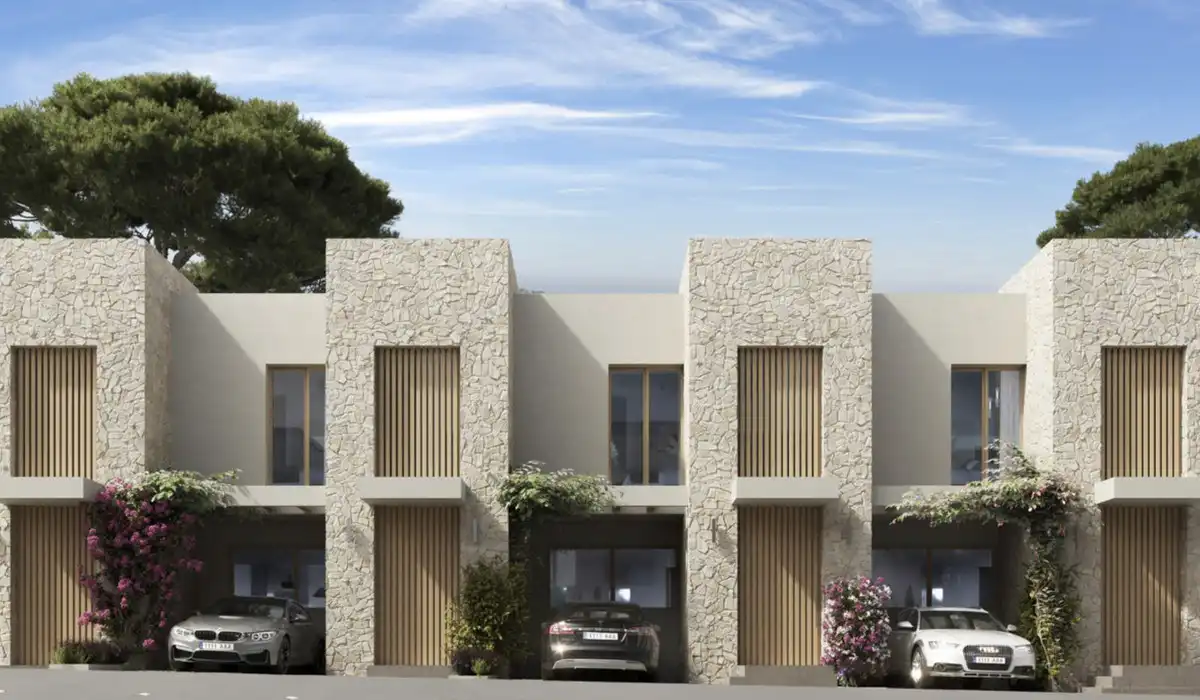 Außenansicht von Einfamilien-Reihenhaus zum Verkauf in Manilva mit Klimaanlage, Privatgarten und Abstellraum