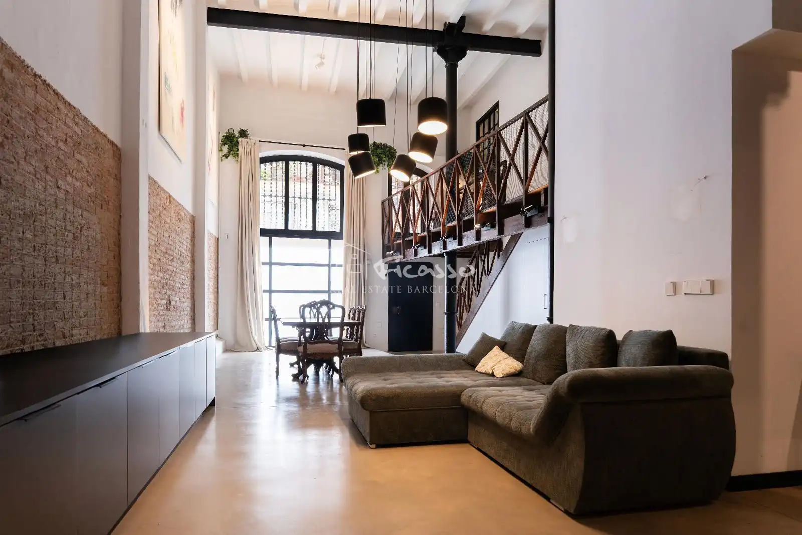Sala d'estar de Dúplex de lloguer en Barcelona amb Aire condicionat, Calefacció i Terrassa