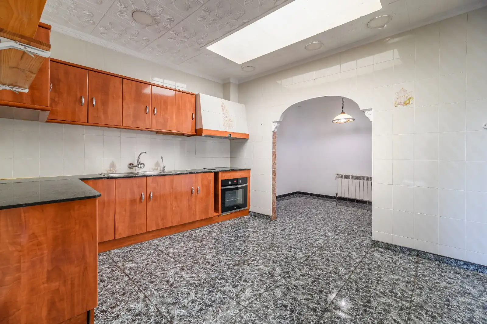 Cuina de Casa o xalet en venda en Sant Boi de Llobregat amb Terrassa