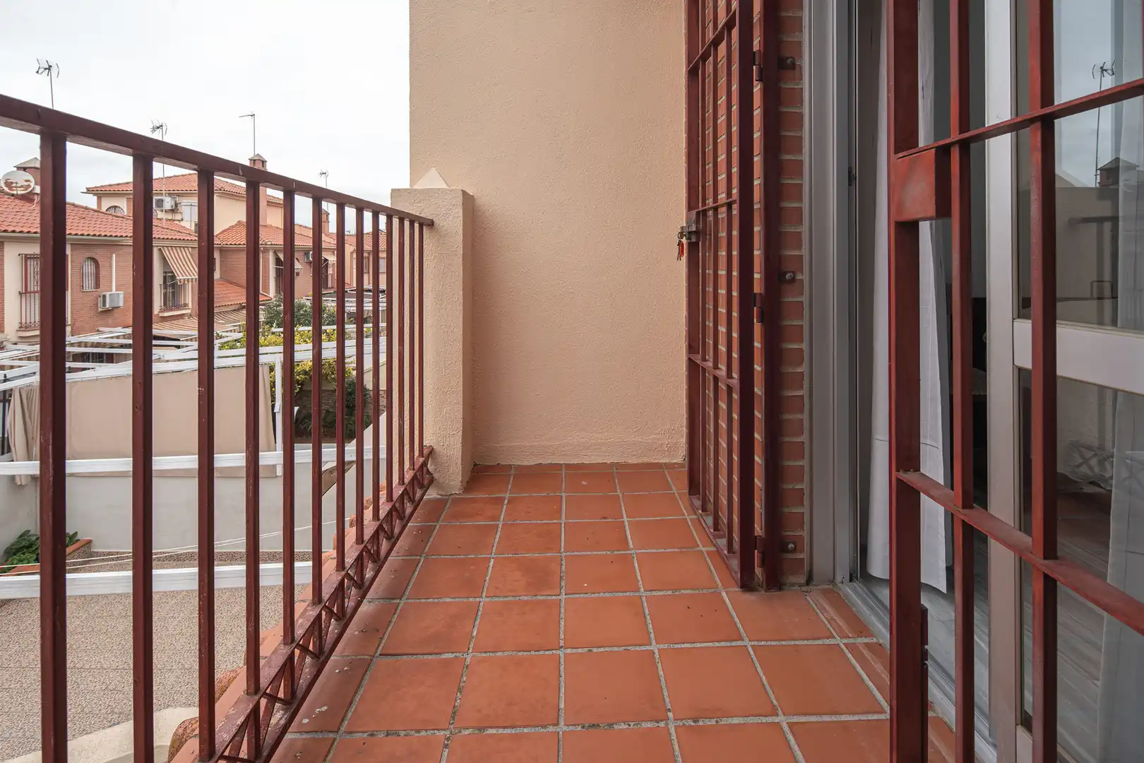 Casa adosada en venta en Angustias - Chana - Encina