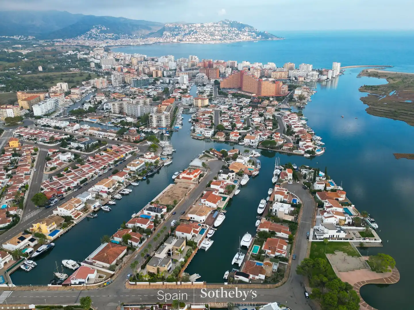 Vista exterior de Residencial en venta en Roses