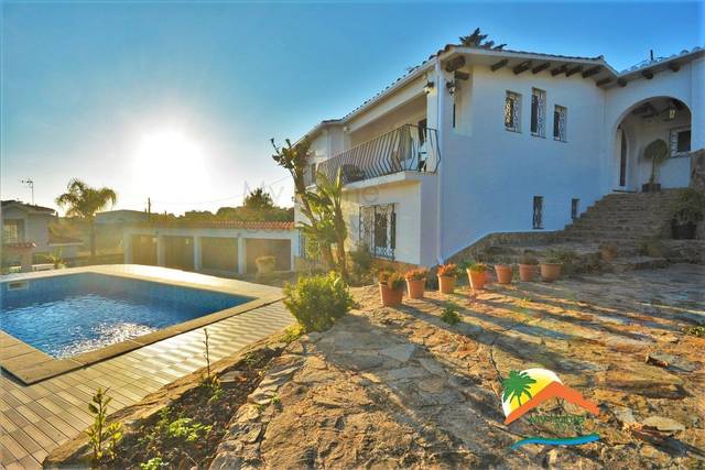 Casa-chalet en Venta en Residencial Blanes - Vistamar