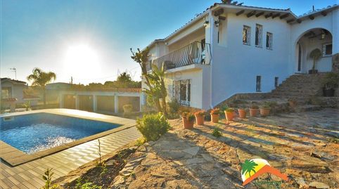 R02046 CASA CON PISCINA Y LICENCIA TURÍSTICA EN MAS GUELO, BLANES.