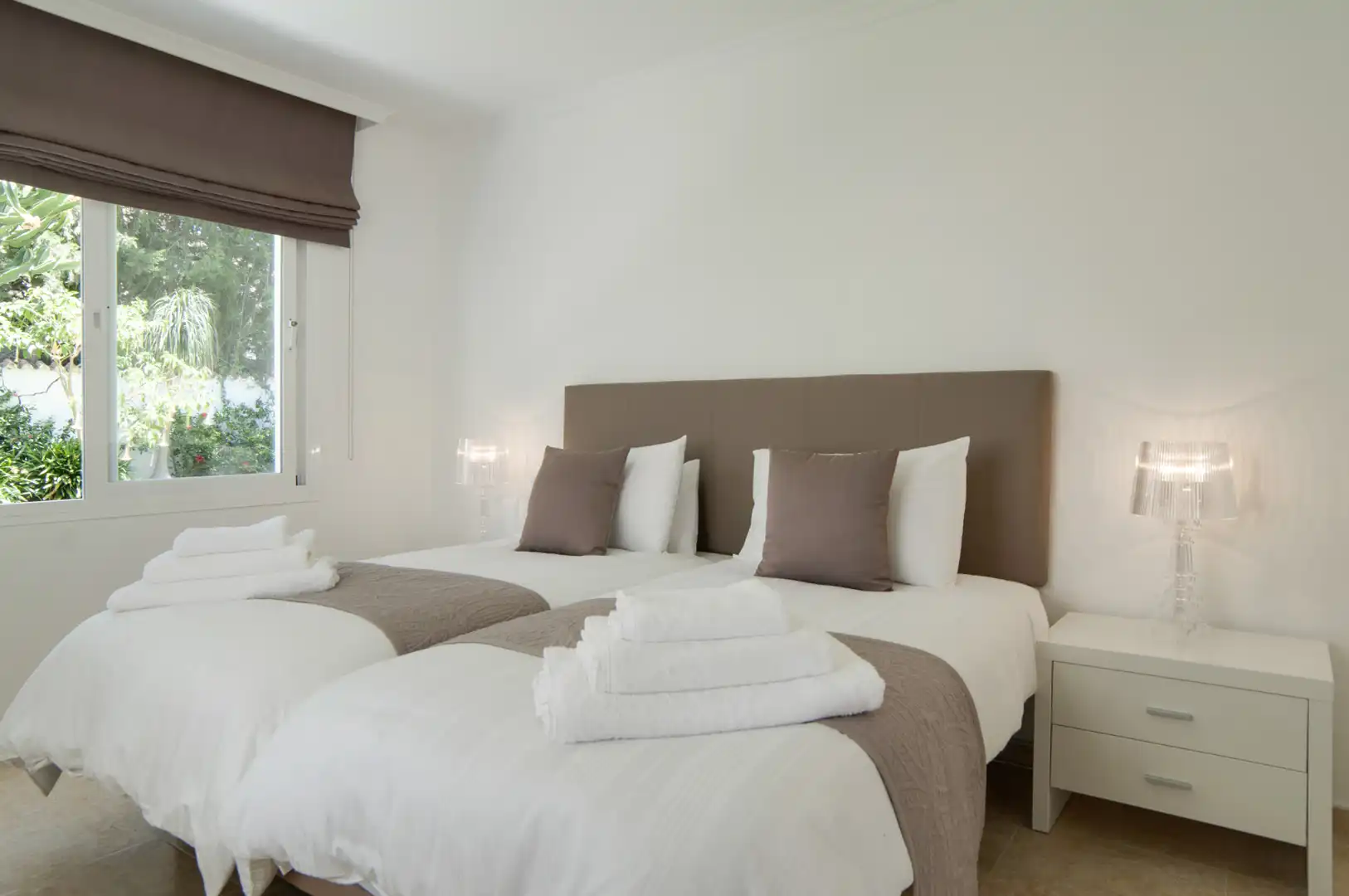 Houses for sale in Elviria