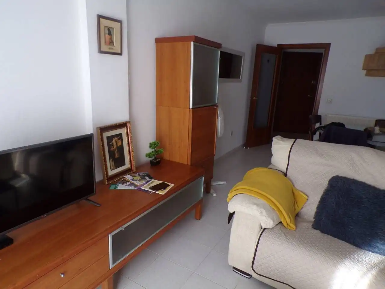 Living room of Flat for sale in Figueres  with Terrace and Furnished