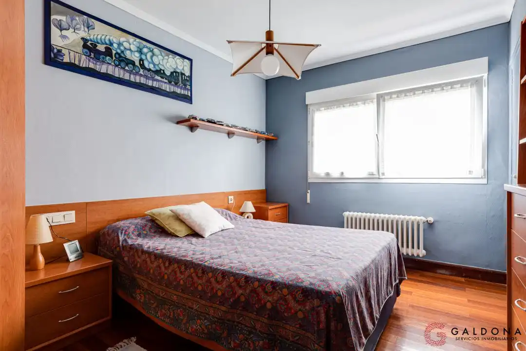 Dormitori de Casa adosada en venda en Donostia - San Sebastián  amb Aire condicionat, Calefacció i Jardí privat