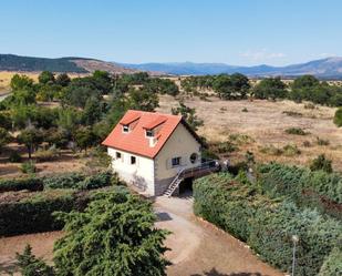 Jardí de Casa o xalet en venda en Lozoyuela-Navas-Sieteiglesias amb Piscina