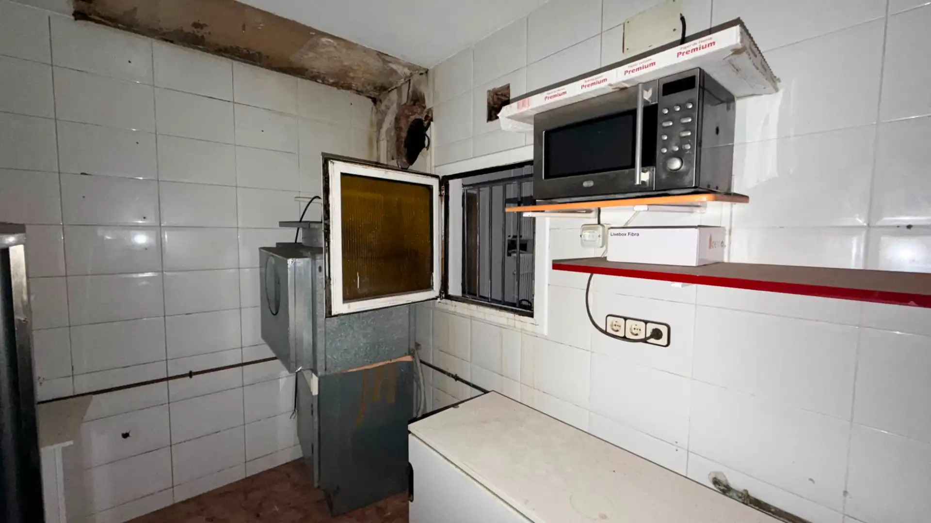 Cocina de Local en venta en Barcelona con Aire acondicionado, Calefacción y Amueblado