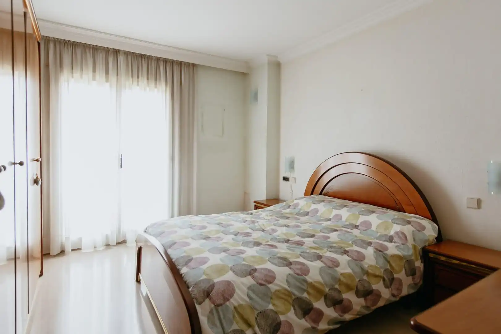 Habitación de Casa adosada en venta en Huesca con Aire acondicionado, Jardín privado y Terraza