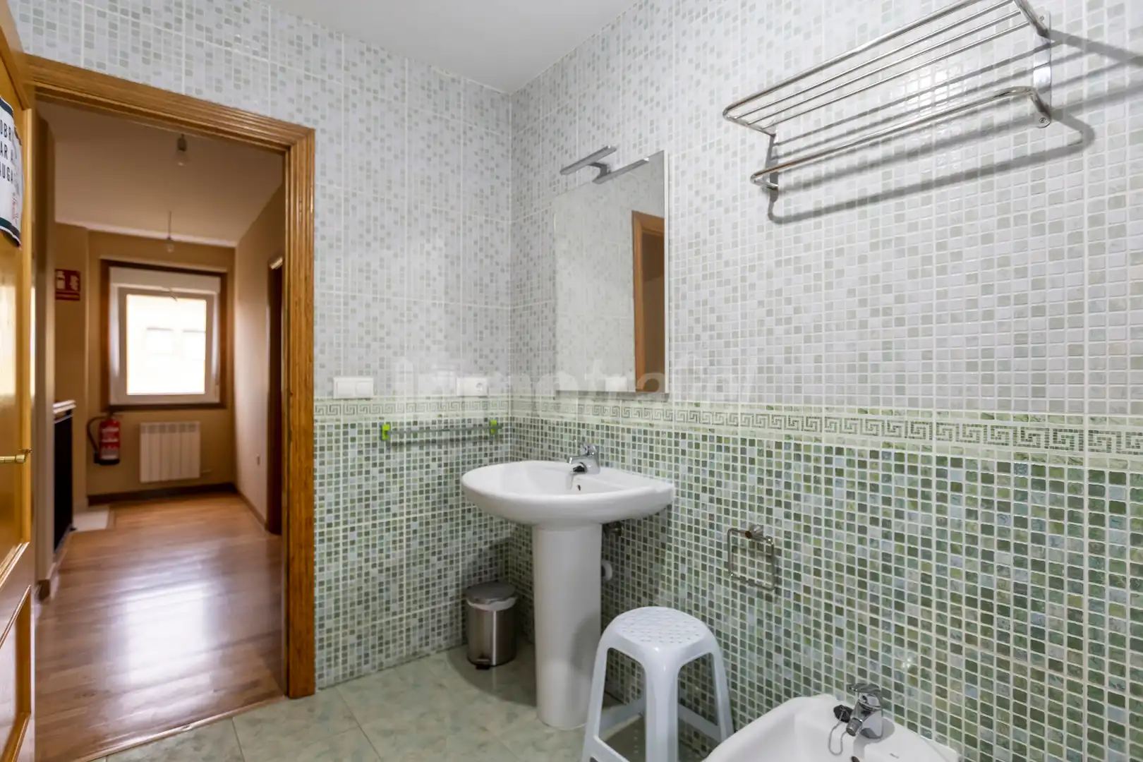 Badezimmer von Haus oder Chalet zum Verkauf in Sanxenxo mit Heizung, Privatgarten und Parkett