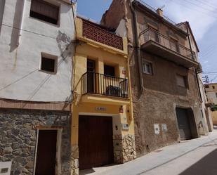 Vista exterior de Casa o xalet en venda en Garcia amb Aire condicionat, Terrassa i Balcó