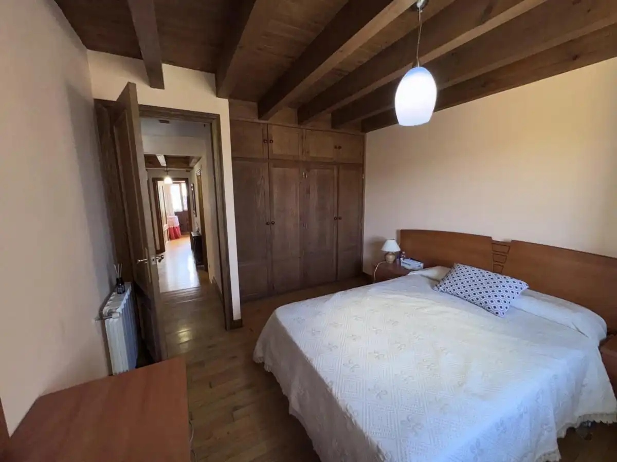 Habitación de Casa adosada en venta en Llanes con Calefacción, Jardín privado y Terraza