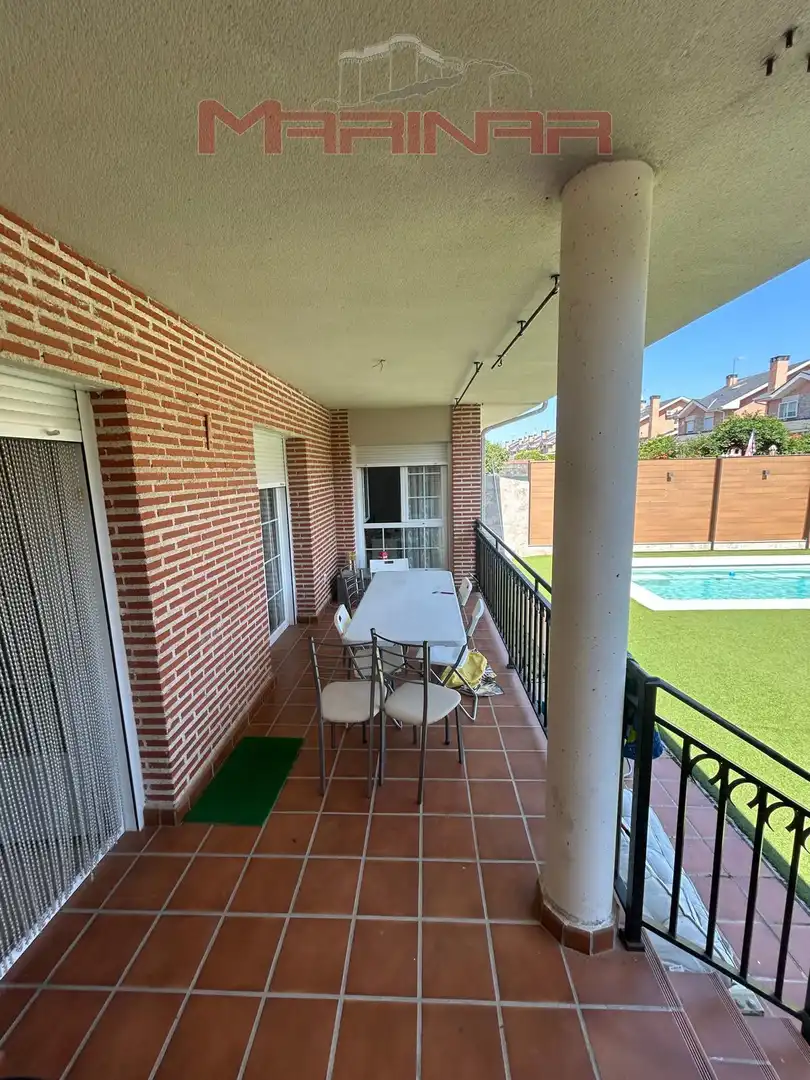 Terrasse von Einfamilien-Reihenhaus zum Verkauf in Illescas mit Klimaanlage, Heizung und Privatgarten