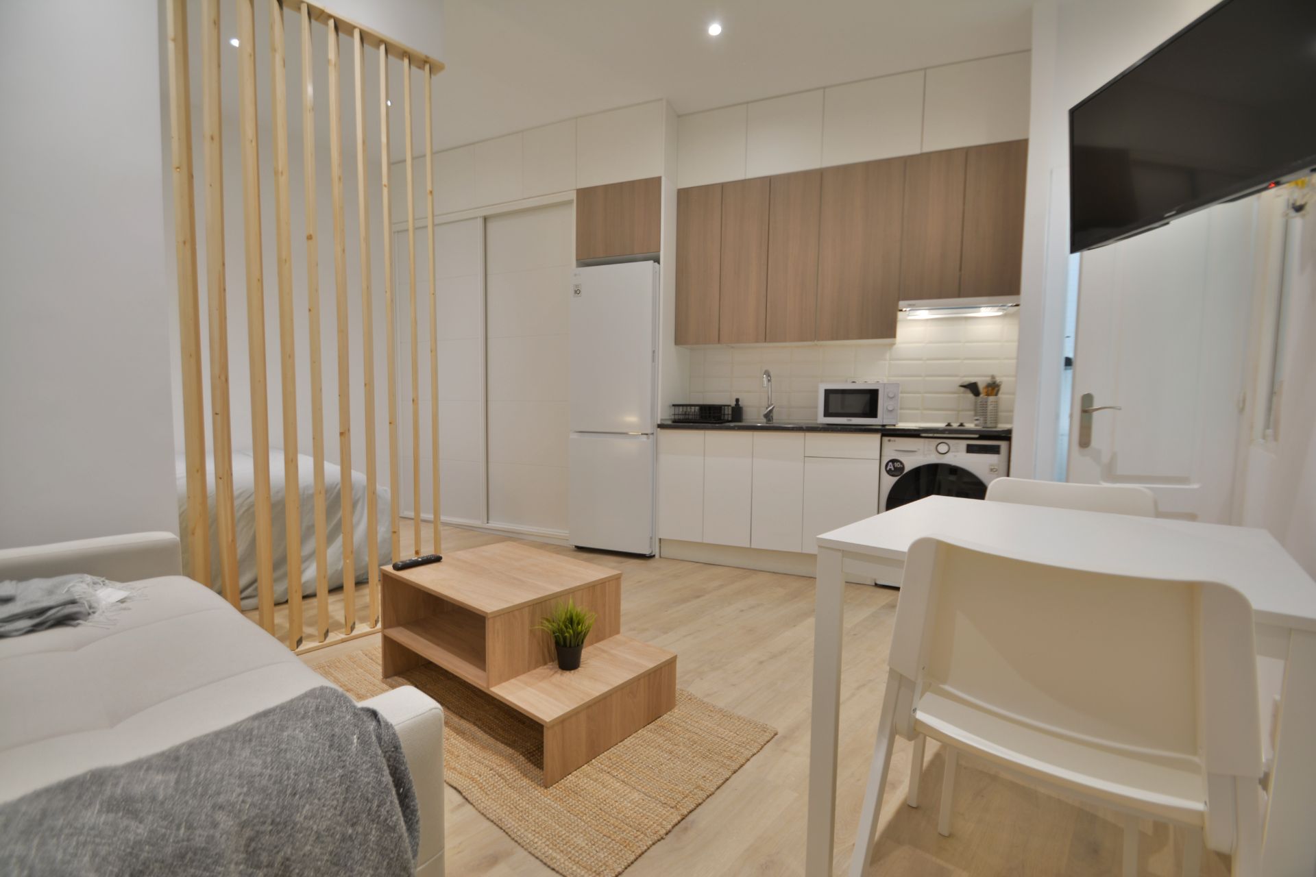 Study to rent in Calle de Calvo Asensio, Gaztambide