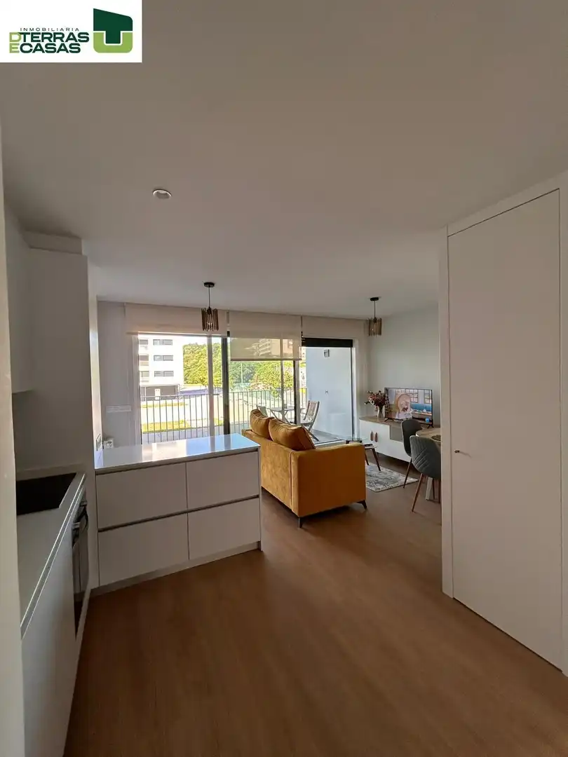 Terraza de Piso de alquiler en Pontevedra Capital  con Calefacción, Terraza y Trastero