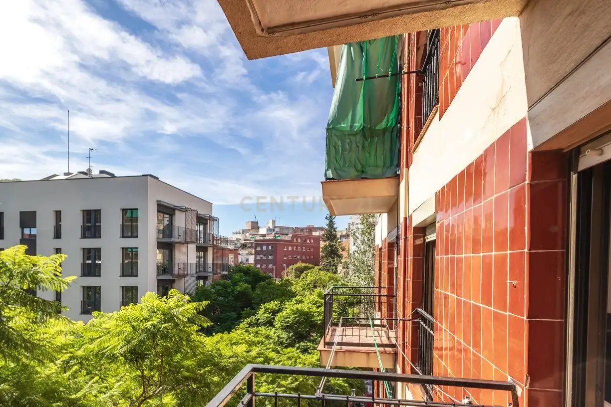 Terraza de Piso en venta en Nou Barris