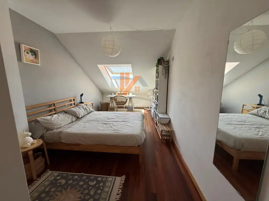 Schlafzimmer von Maisonette zum Verkauf in Ames mit Möbliert