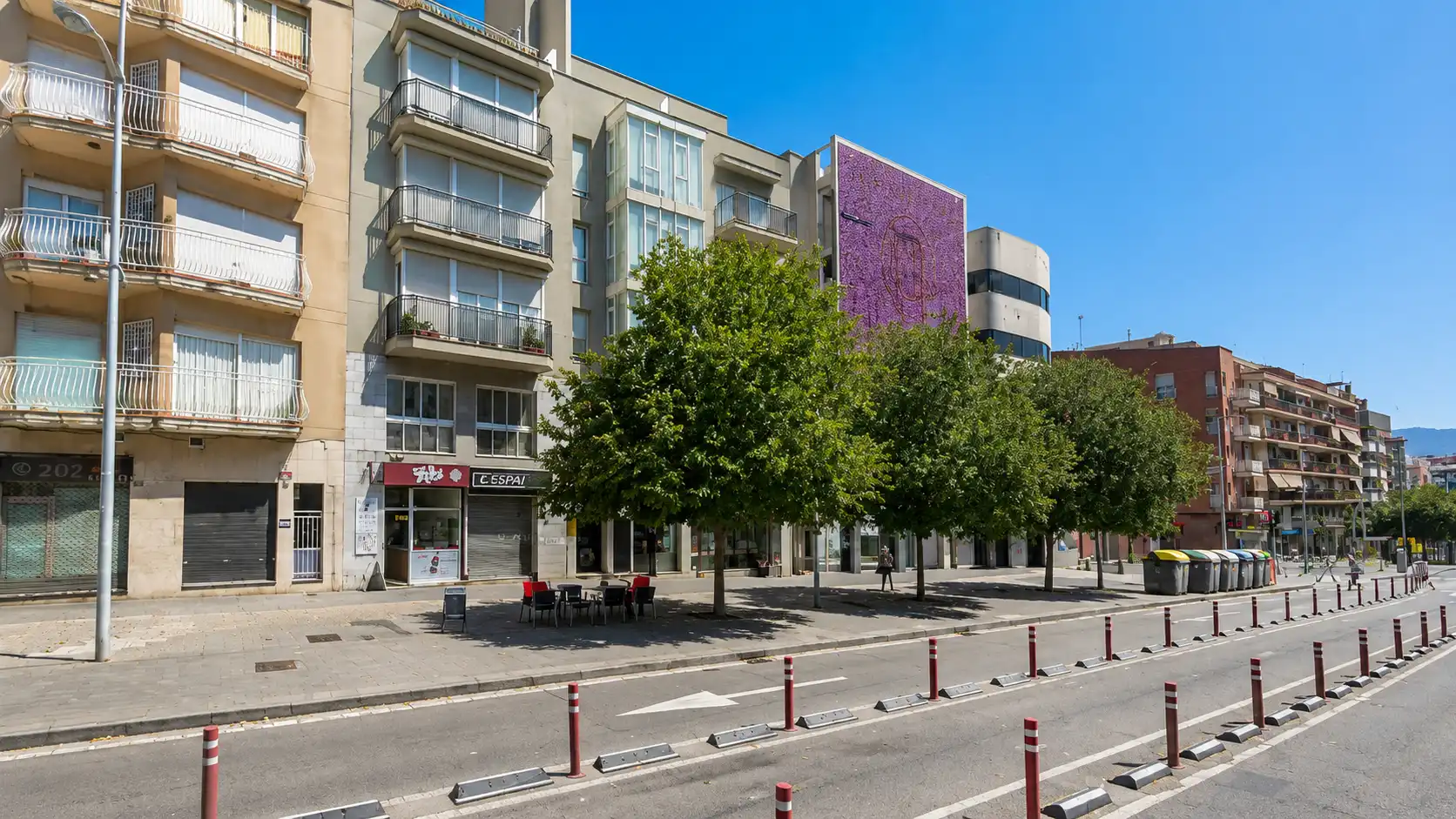 Exterior view of Flat for sale in Santa Coloma de Gramenet  with Air Conditioner, Heating and Washing machine