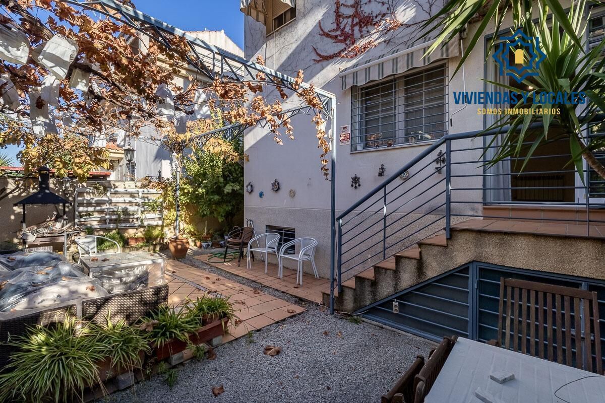 Jardí de Casa o xalet en venda en Armilla amb Aire condicionat, Calefacció i Jardí privat