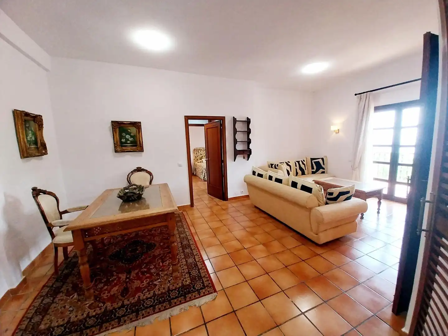 Sala d'estar de Apartament de lloguer en Mijas amb Jardí privat, Terrassa i Balcó
