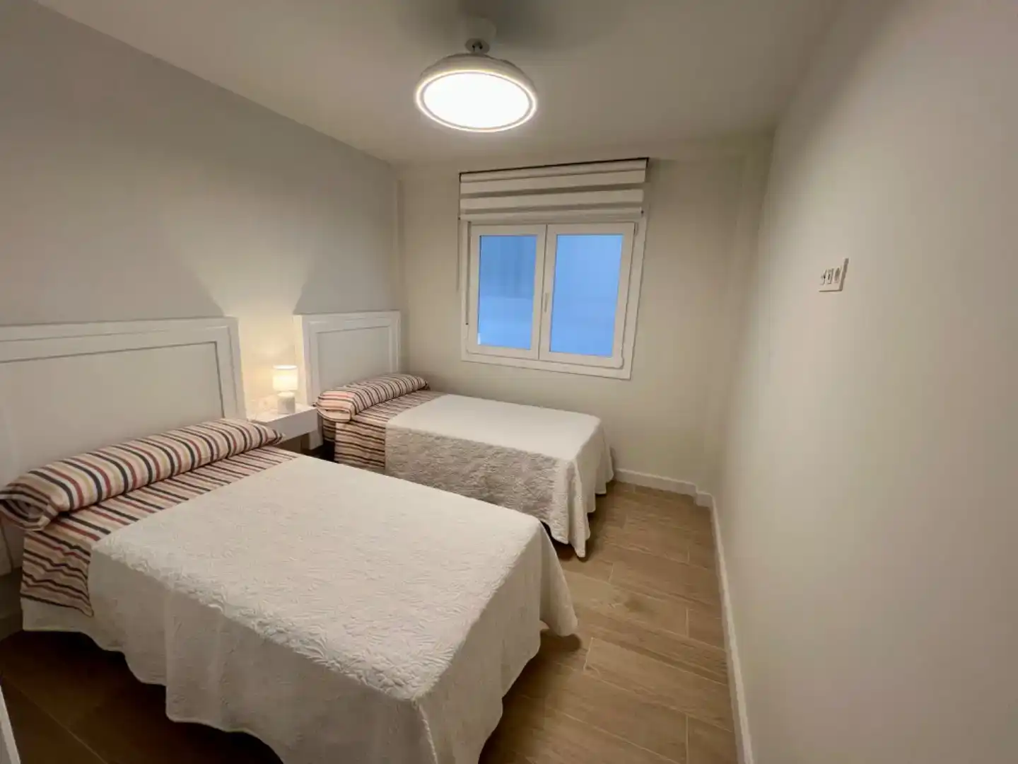 Bedroom of Flat for rent in Almuñécar  with Air Conditioner and Furnished