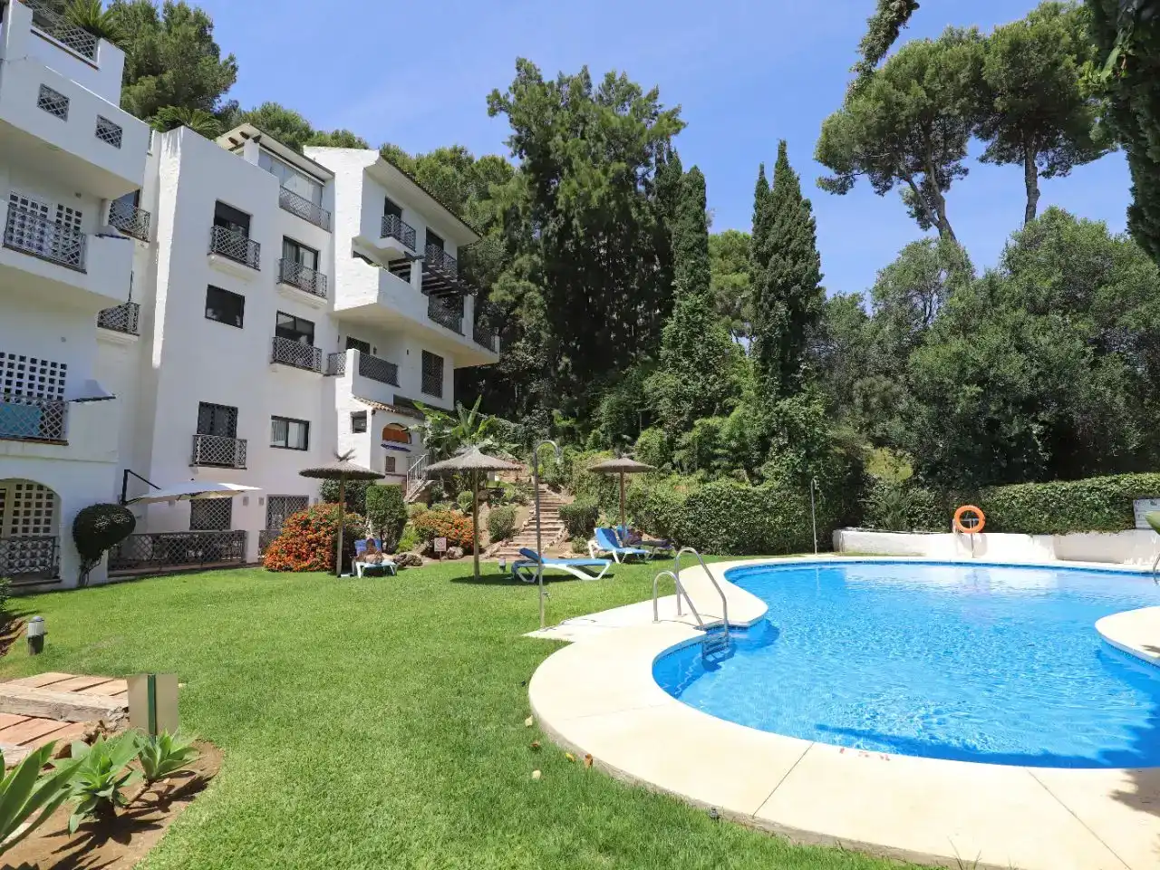 Jardí de Pis en venda en Marbella amb Aire condicionat i Piscina