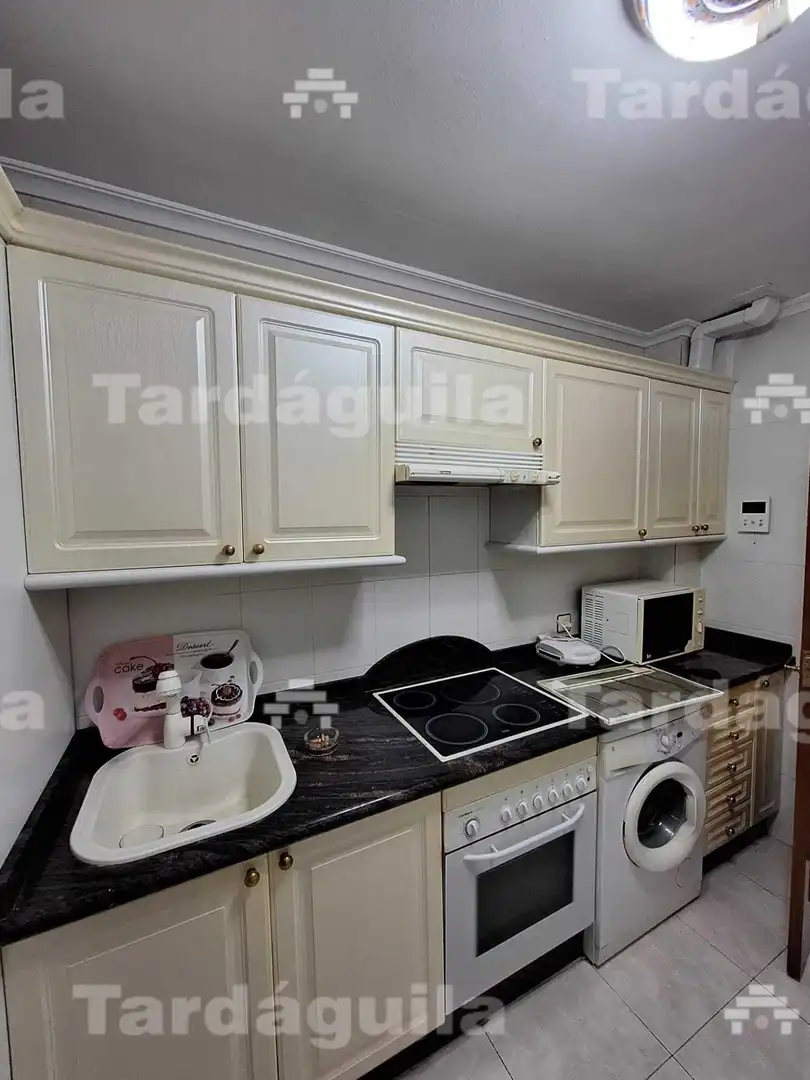 Cocina de Piso en venta en Salamanca con Jardín privado, Terraza y Amueblado