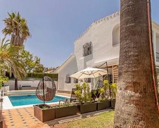 Jardí de Casa o xalet de lloguer en Marbella amb Terrassa i Piscina