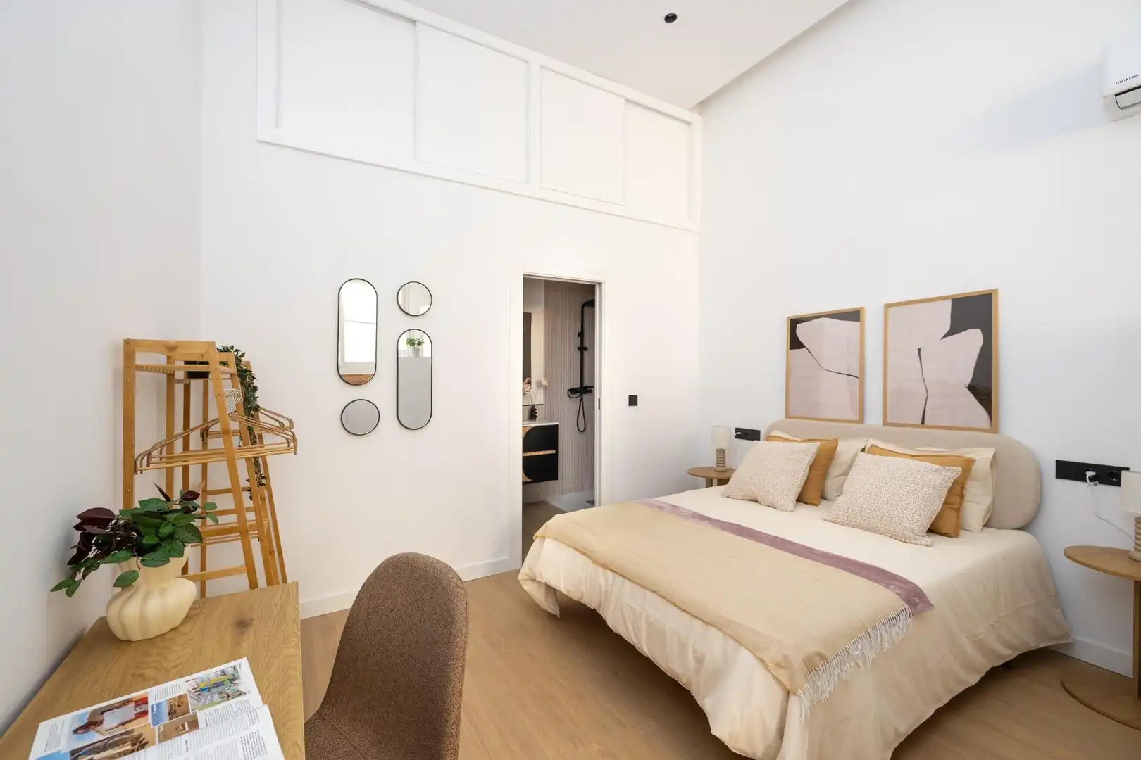 Bedroom of Flat for sale in Granada  with Air Conditioner, Heating and Storage room