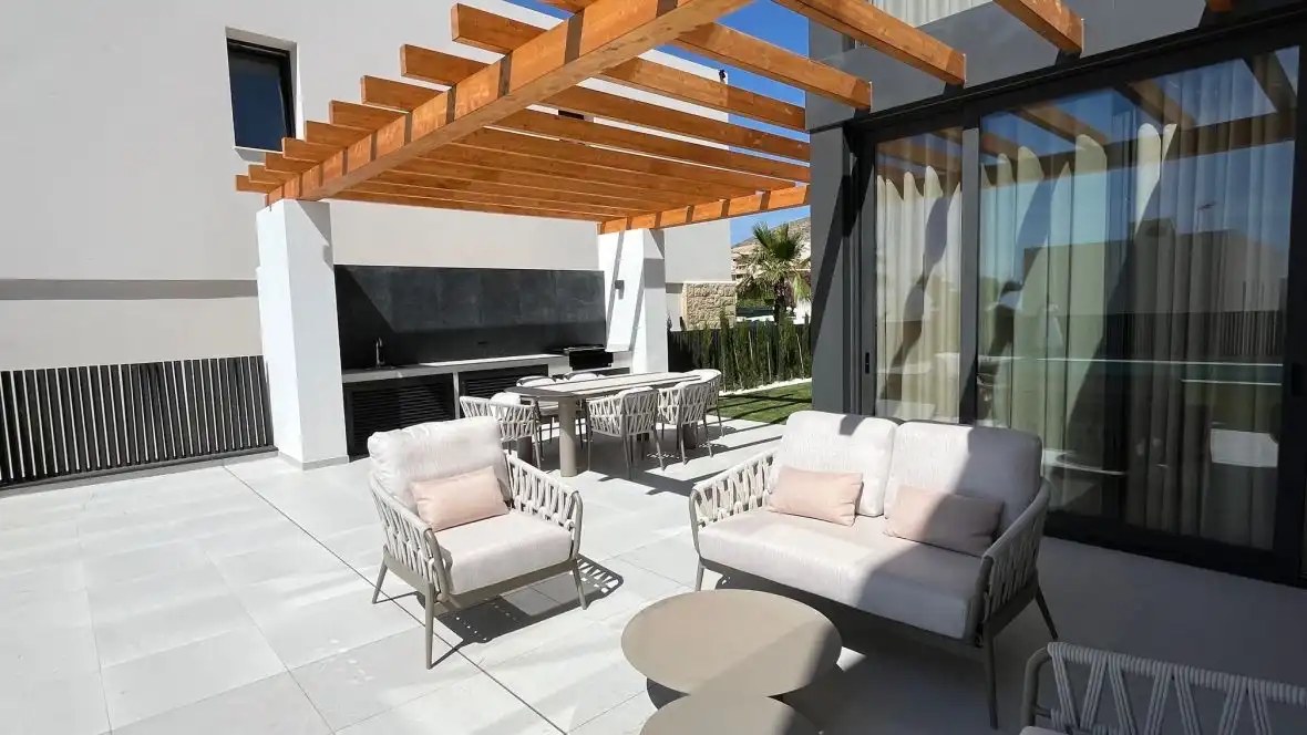 Chalet con piscina en venta en Carrer Berlin, imagen 5