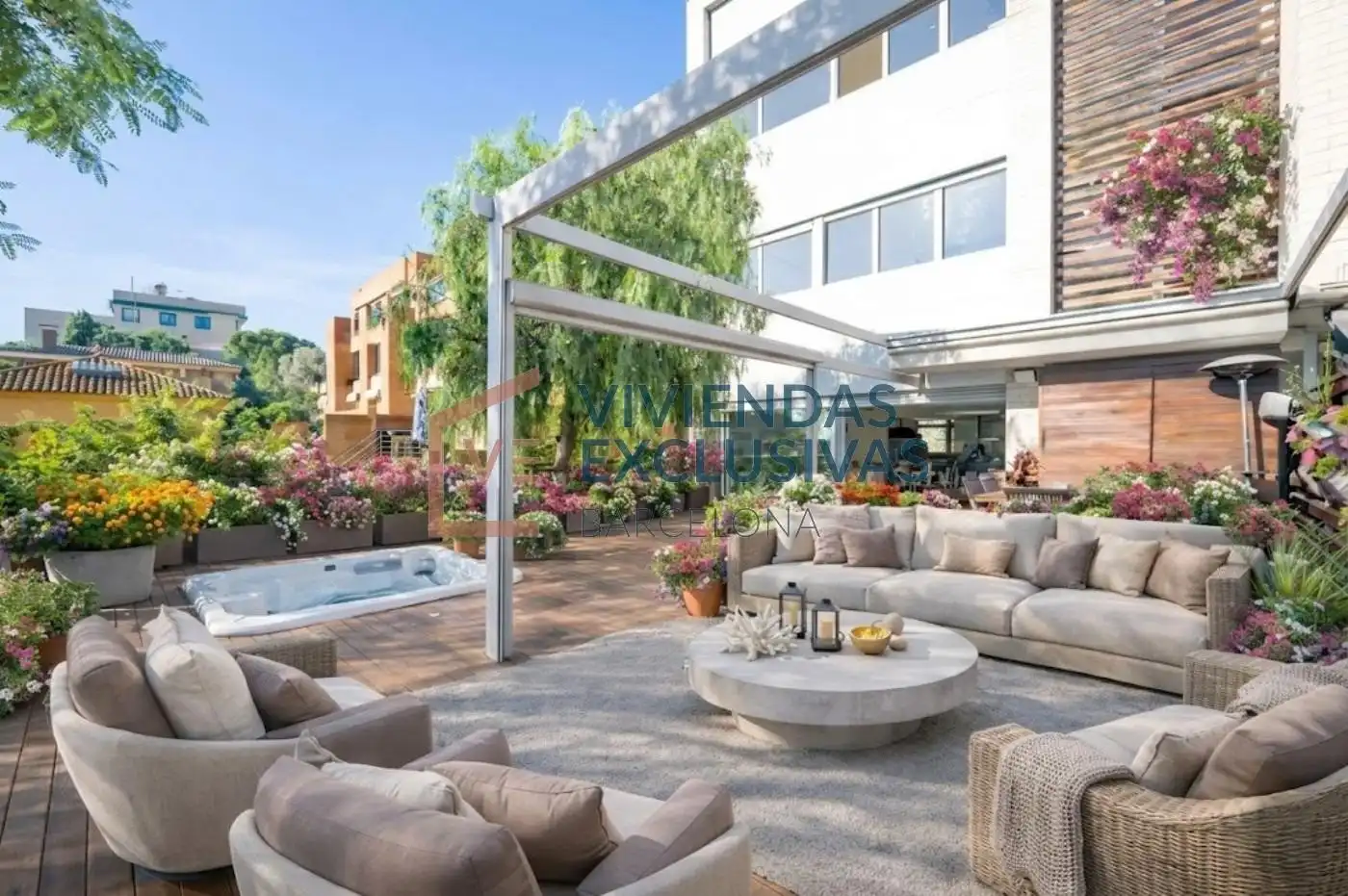 Casa amb terrassa en venda a Sarrià - Sant Gervasi