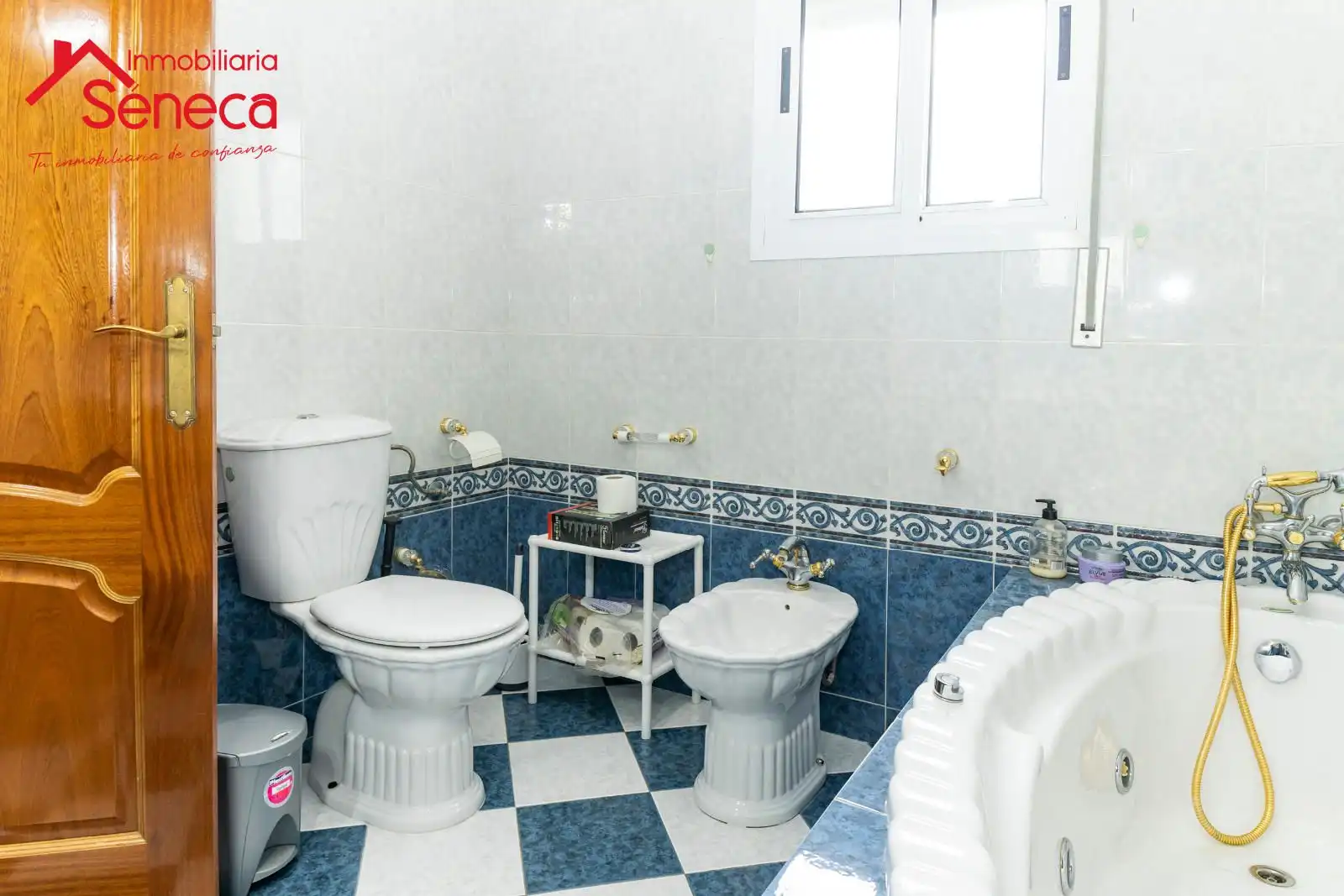 Bathroom of Houses for sale in La Carlota  with Air Conditioner, Heating and Private garden