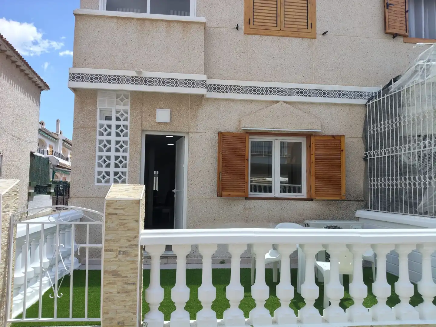 Vista exterior de Casa o chalet de alquiler en Santa Pola con Aire acondicionado, Calefacción y Terraza