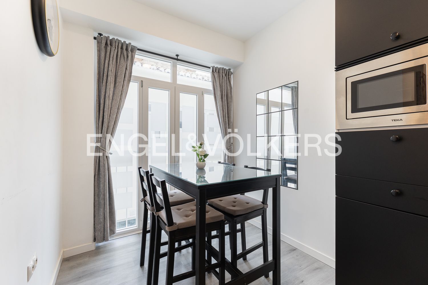 Dining room of Flat for rent in  Valencia Capital  with Air Conditioner, Heating and Parquet flooring