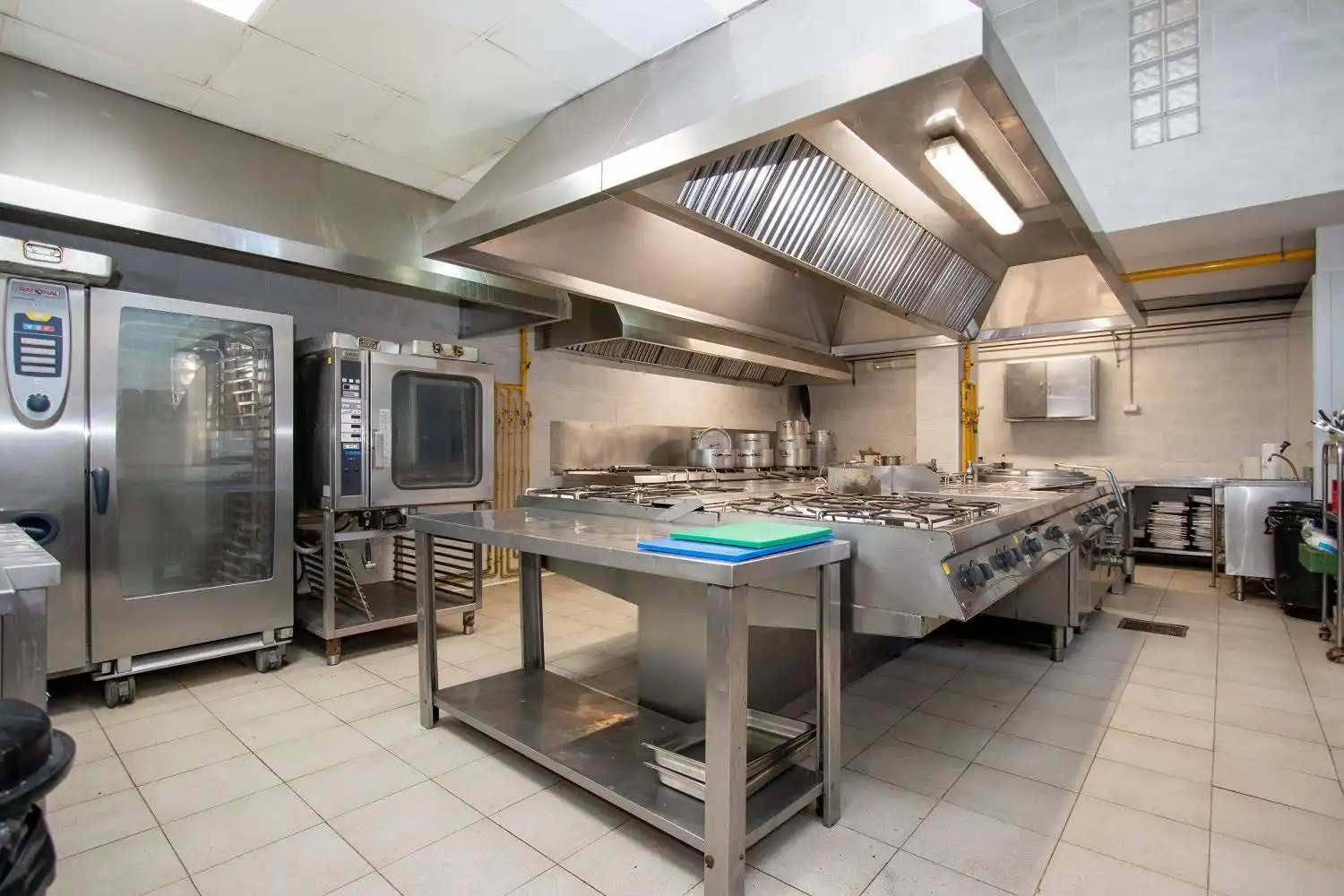 Cocina de Local en venta en Castellón de la Plana / Castelló de la Plana con Aire acondicionado