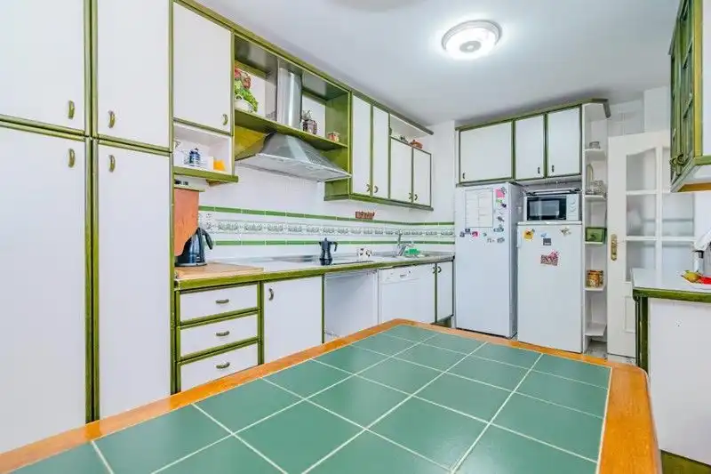 Cuina de Casa o xalet en venda en Jun amb Aire condicionat, Terrassa i Traster