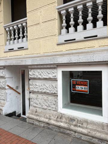 Local comercial en Venta en Avenida de la Paz, 38 en Residencia